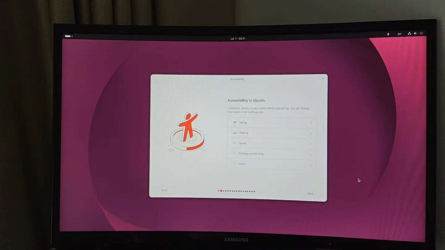 Ubuntu 26.04 accessibility defaults screen before installation